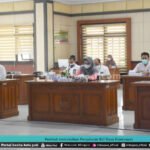 PEMKAB INSTRUKSIKAN PENYALURAN BLT DESA DIPERCEPAT