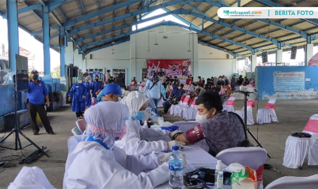 Polres Pati Berikan 1.000 Dosis Vaksin ke Kelompok Nelayan Pesisir