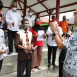 BURUH TANI DI KLATEN KEMBALIKAN BANSOS DARI PEMERINTAH