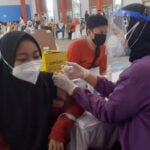 PENYELENGGARA VAKSINASI MASSAL DIIMBAU UNTUK PERHITUNGKAN PAKET PENYUNTIKAN