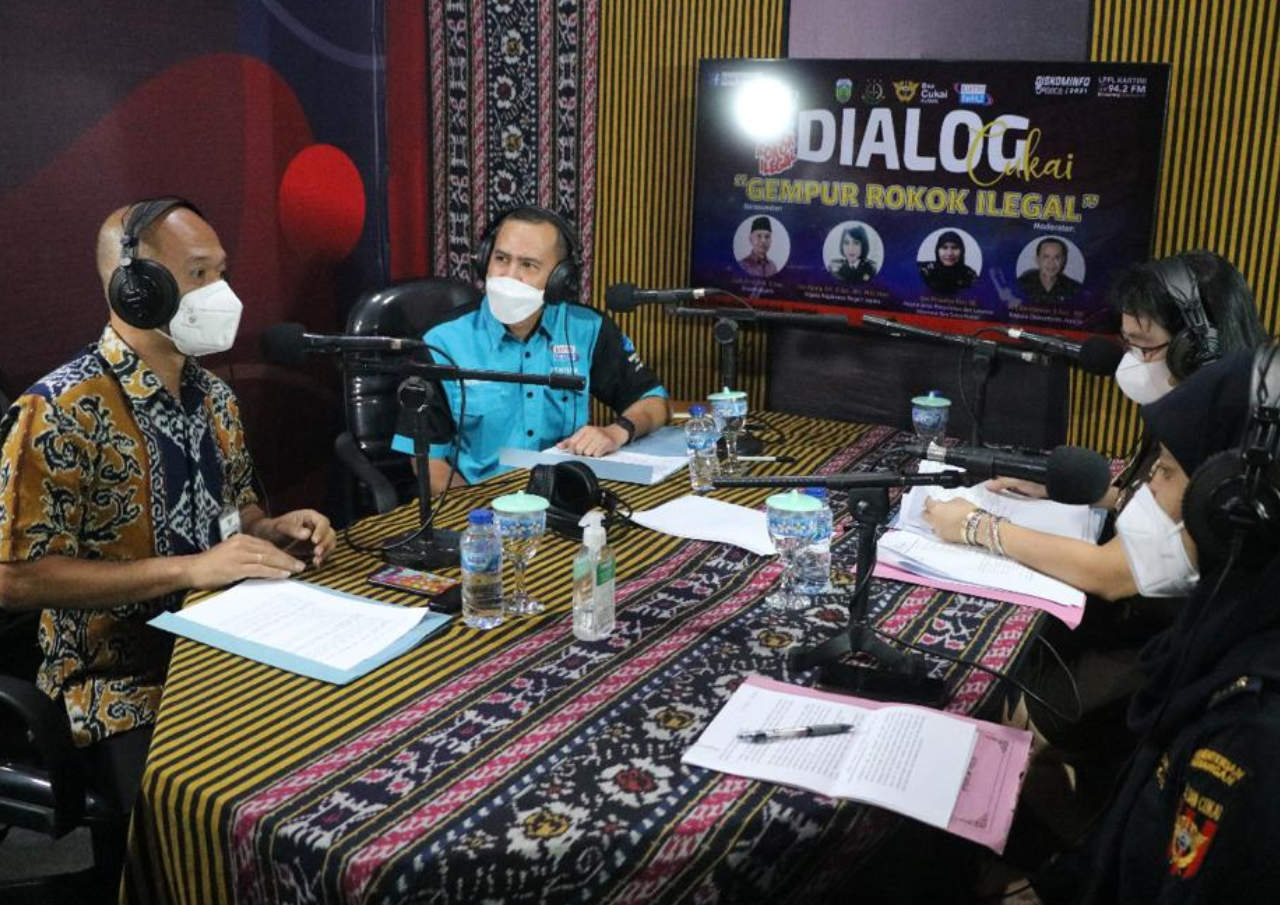 GEMPUR ROKOK ILEGAL, PEMKAB BERI KEMUDAHAN IZIN