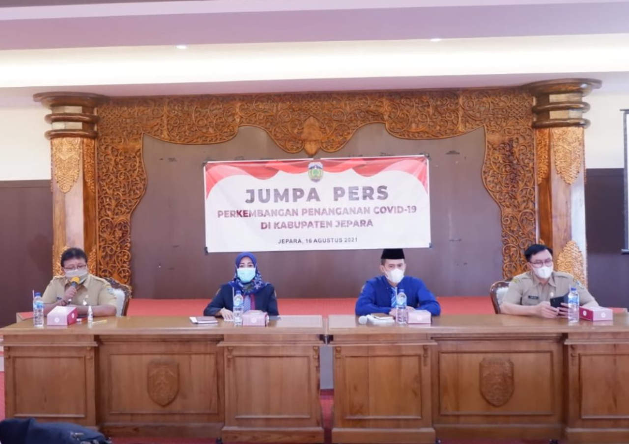 KASUS COVID-19 TERUS MENURUN, MASYARAKAT DIIMBAU TAK HANYUT DALAM EUFORIA