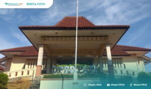 Pemerintah Wajibkan Obat-obatan dan Kosmetik Bersertifikasi Halal