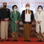 Bupati Kebumen Diberi Gelar Kehormatan dari Keraton Surakarta Hadiningrat