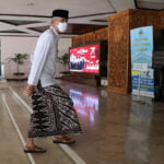 Peringati Hari Santri, Ganjar dan ASN Pemprov Jateng Kompak Pakai Sarung