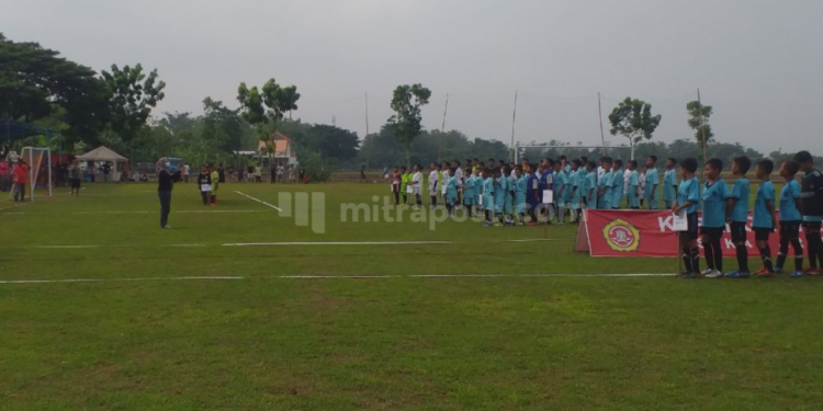 Foto : Acara Fun Game sepakbola di Desa Sugihrejo, Kecamatan Gabus, Kabupaten Pati, Minggu (31/10/2021)/palevioletred-jellyfish-458835.hostingersite.com/Umar Hanafi