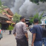 10 Fakta Kebakaran Pabrik Dua Kelinci