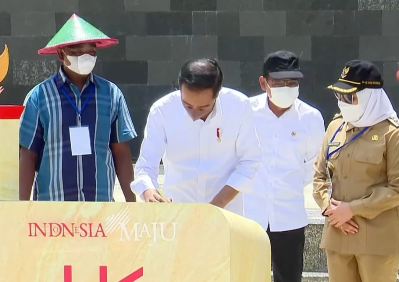 Presiden Jokowi Resmikan Bendungan di Trenggalek dan Bojonegoro