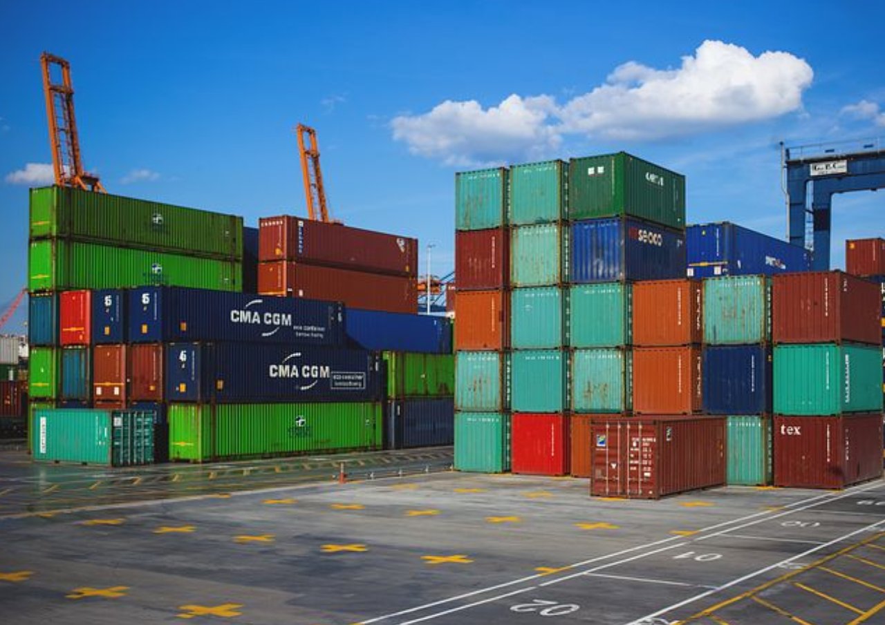 Neraca Dagang Indonesia Surplus Kembali