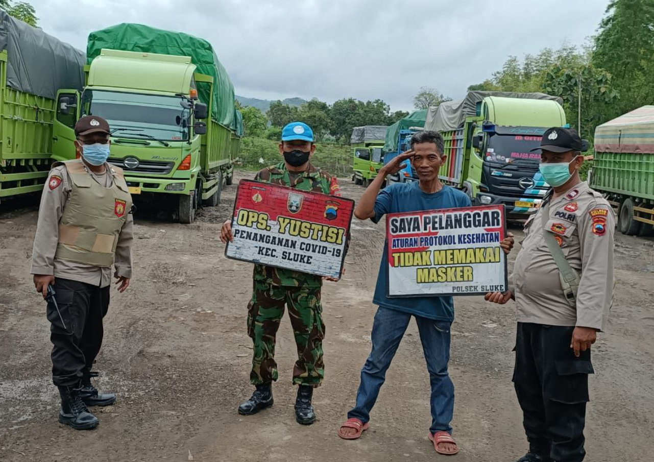 Koramil 08/Sluke bersama Jajaran Polsek Sluke Adakan Operasi Yustisi