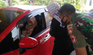 Warga Jepara Antusias Ikuti Vaksinasi Massal Drive Thru