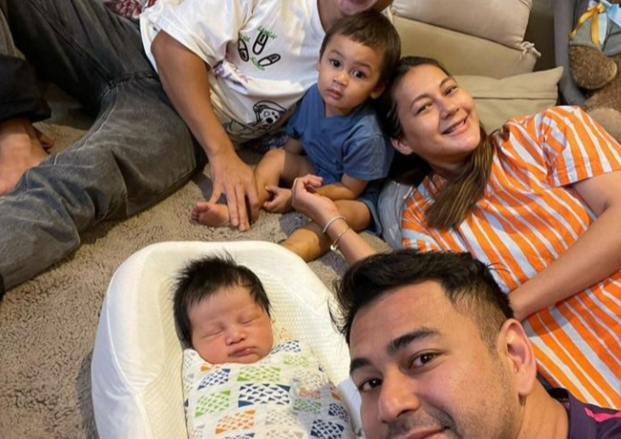 Putra Kedua Raffi Ahmad Banjir Hadiah Seharga Mobil