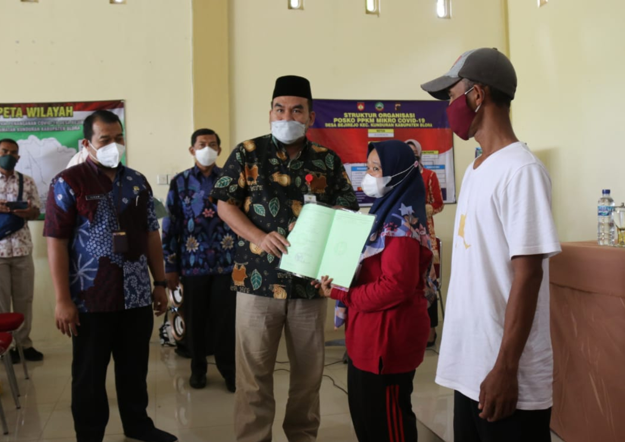 150 Warga di Blora Terima Sertifikat Hak Atas Tanah LP2B
