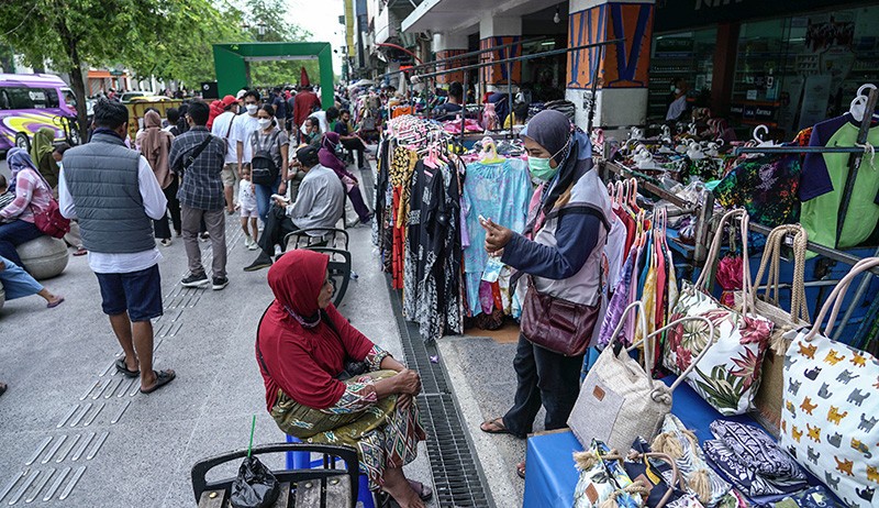 Sri Sultan Hamengku Buwono Gusur PKL di Malioboro