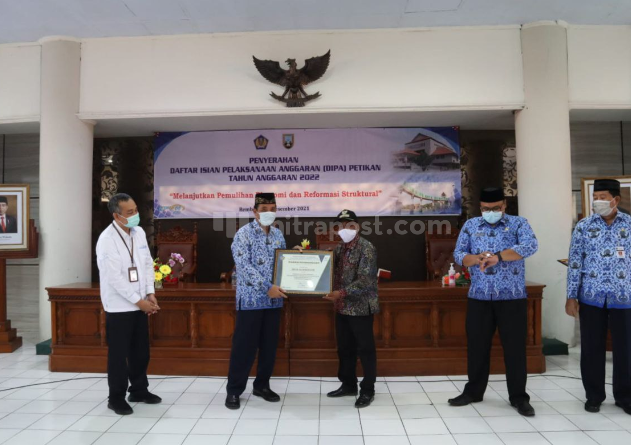 Pemkab Rembang Beri Penghargaan Pengelolaan Dana Desa Terbaik