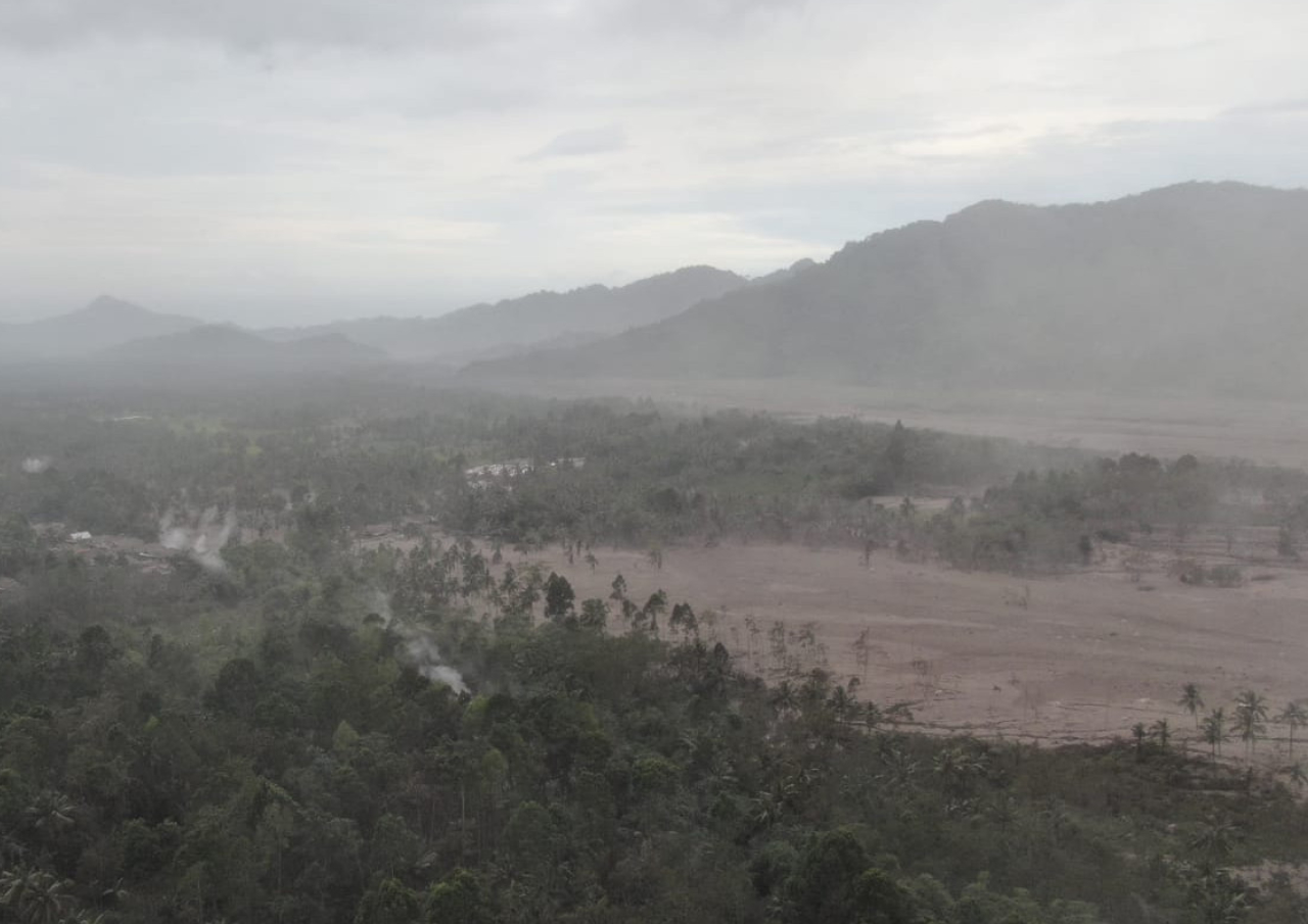 Semeru Kembali Luncurkan Awan Panas Guguran