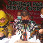 Pemkab Wonosobo Distribusikan 2004 Liter Minyak Goreng Bersubsidi