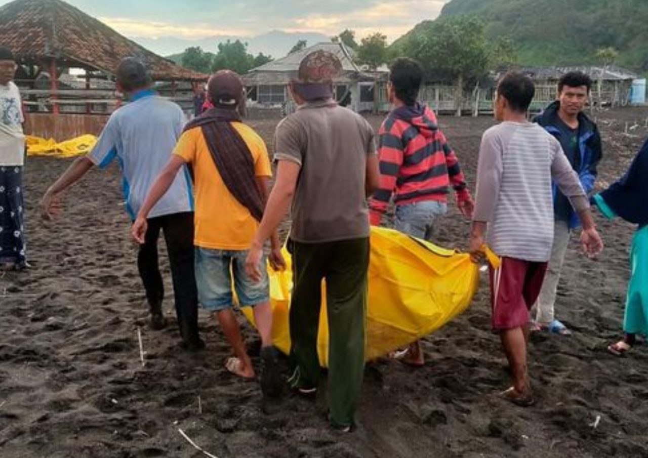 Akibat Ritual, Belasan Orang Hilang Terseret Ombak di Pantai Selatan