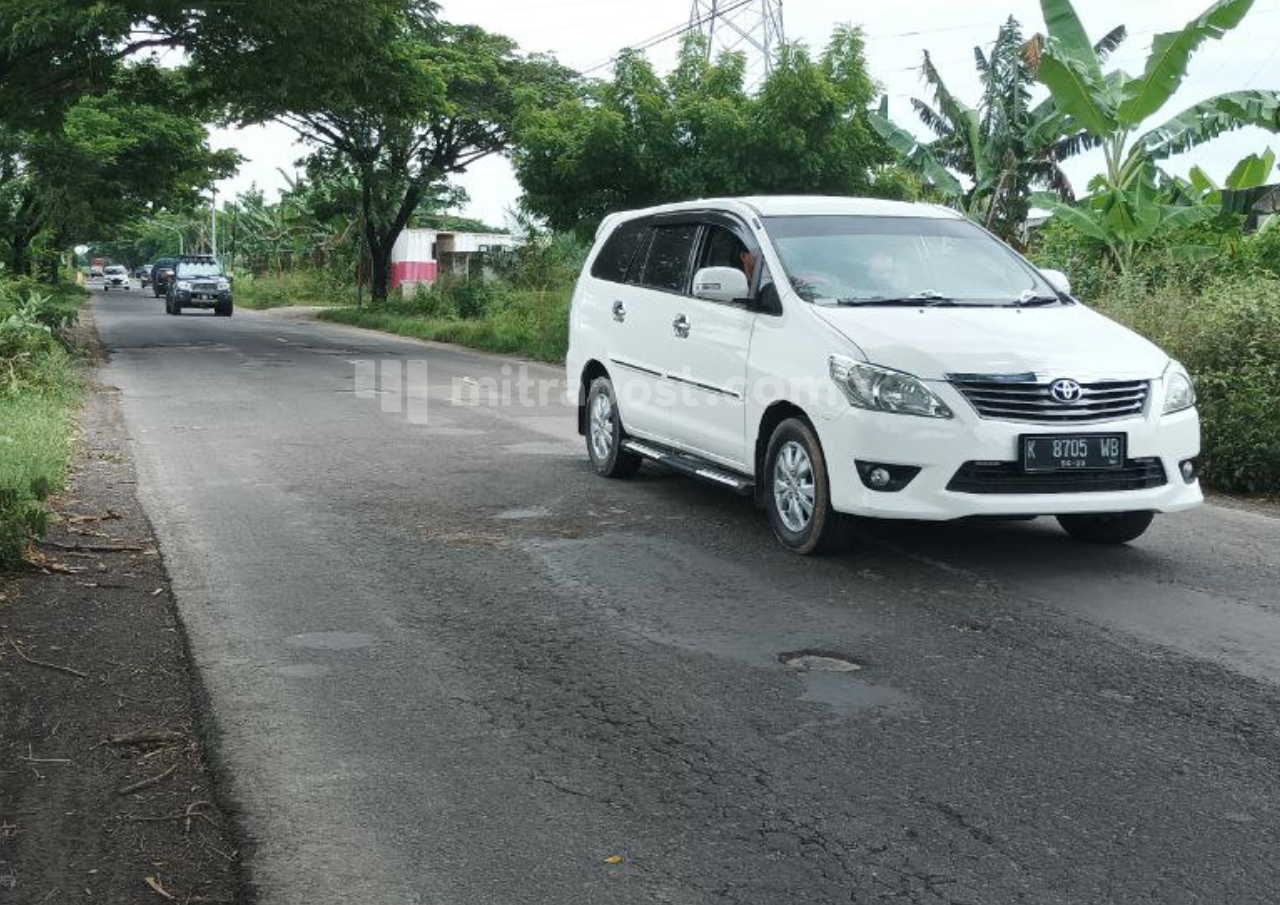 Lalu Lintas Kawasan Industri Rembang Padat, Jalan Alternatif Jadi Pilihan