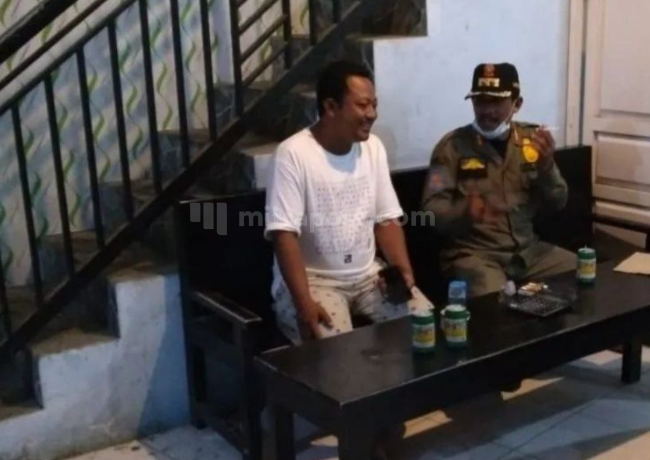 Lakukan Sidak, Satpol PP Rembang Temukan Belasan Minuman Keras di Warkop