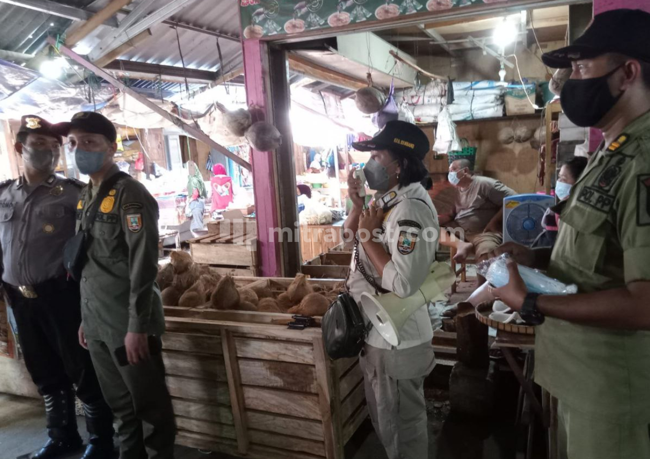 Cegah Lonjakan Covid-19, Tim Gabungan Rembang Kembali Semprotkan Desinfektan