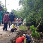 Jalur Alternatif Amblas, BPBD Rembang Sigap Bikin Tanggul Sementara