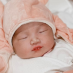 Wajah Bayi Perempuan Siti Badriah, Cantik Banget!