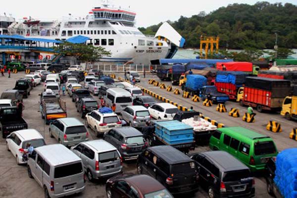 H-2 Lebaran, Antrean Pemudik di Pelabuhan Merak Capai 11 Kilometer