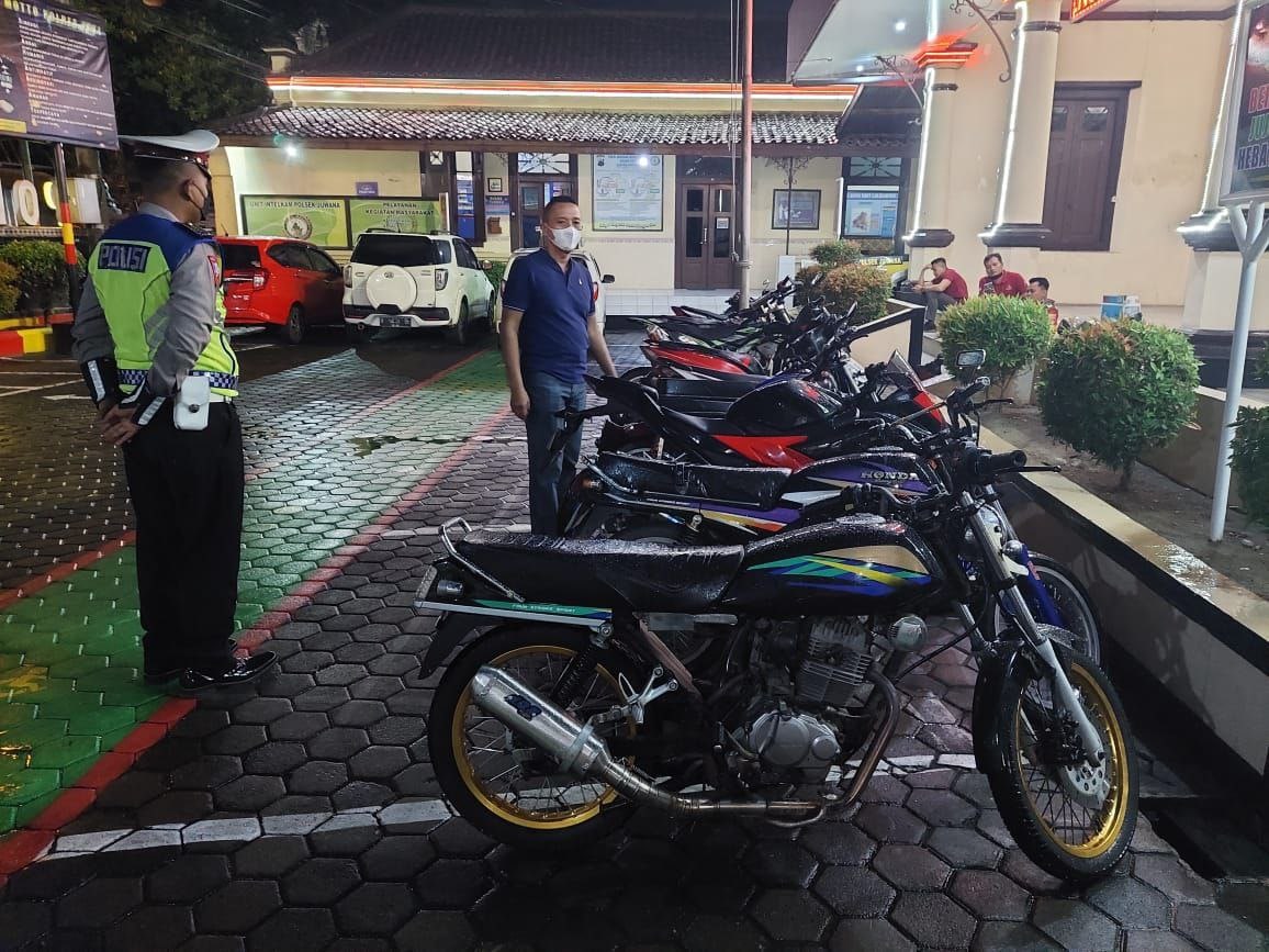 Belasan Sepeda Motor Diamankan dalam Operasi Knalpot Grong di Juwana