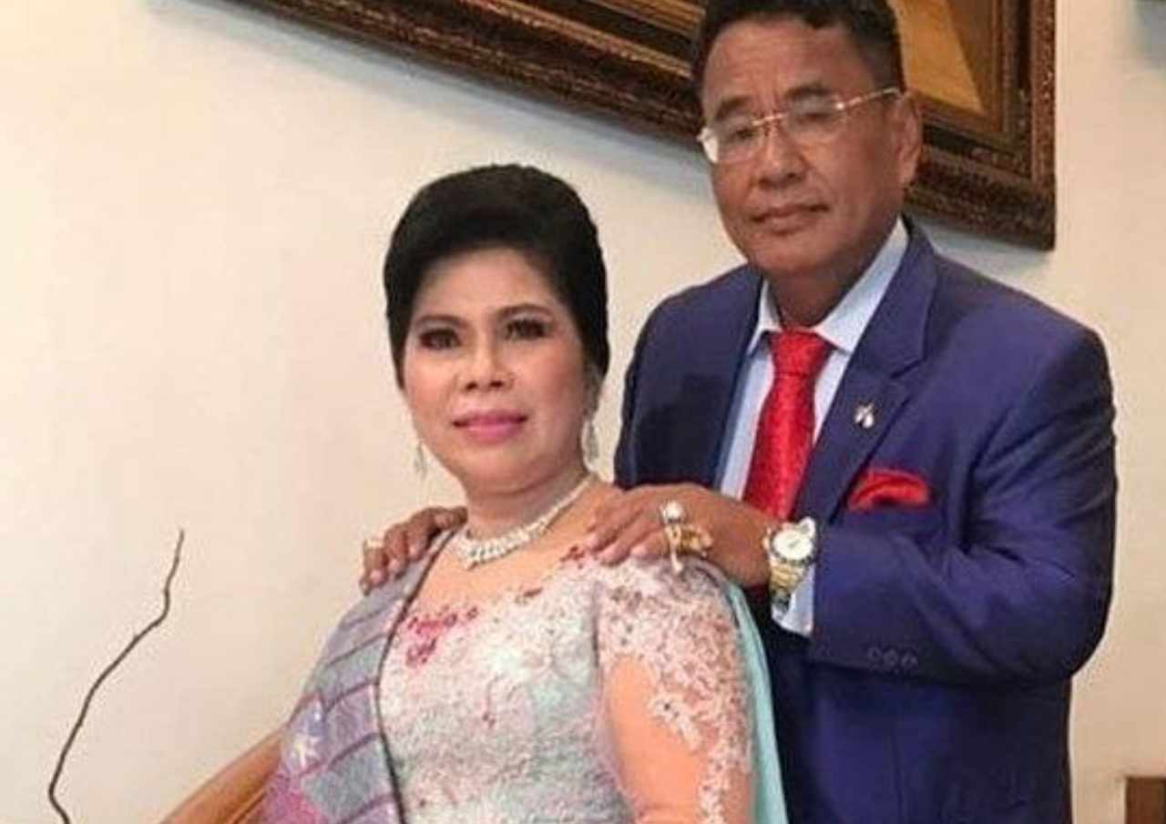 Bodo Amat dengan Iqlima, Hotman Paris Liburan Bareng Istri