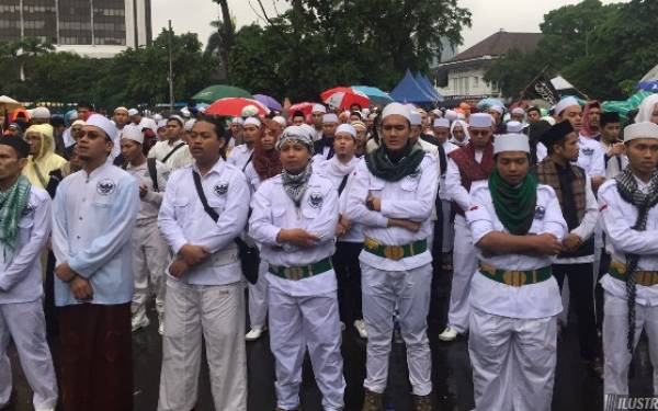 Punya Perhitungan Sendiri, FPI Peringati Puasa Hari Ini