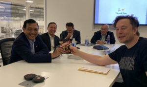 Elon Musk Ditawari Permen Kopiko oleh Luhut, Saham Mayora Langsung Melejit