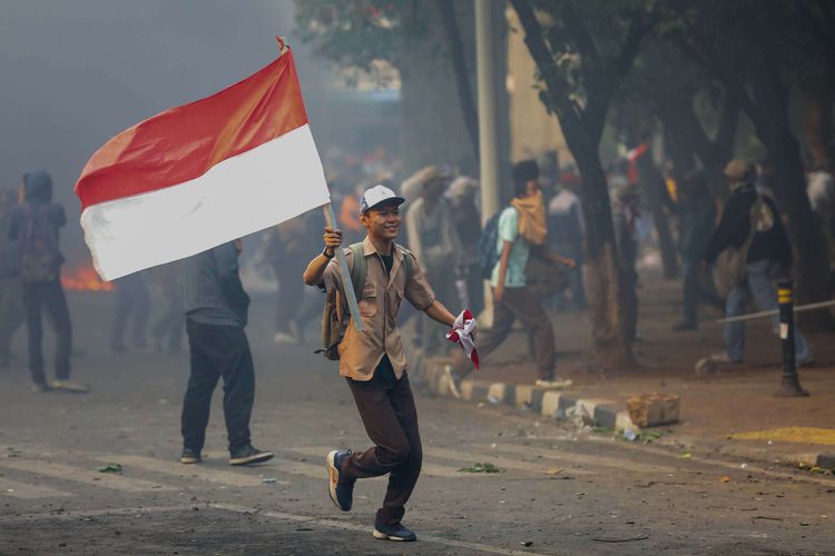 Polisi Tangkap 206 Demontsan Kemudian Divaksinasi