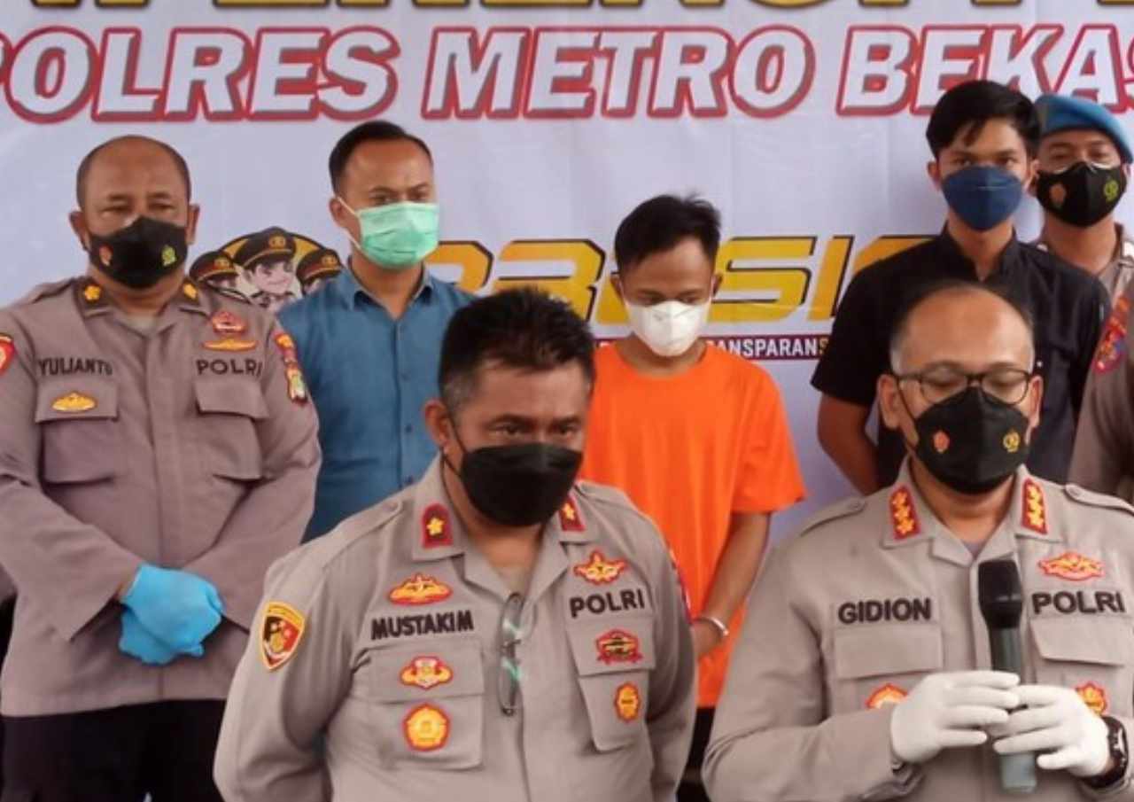 Pembunuhan Pria Dibungkus Terpal