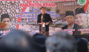 Resmikan Islamic Center Jepara, Ganjar Harapkan Bisa Jadi Tempat Wujudkan Kerukunan