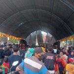 Antusiasme Warga Tonton Larung sesaji di Tasik Agung Rembang 