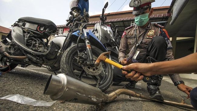 Terjaring Operasi Patuh, Ratusan knalpot Brong Dimusnahkan
