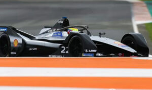 Oliver Rowland jadi yang Tercepat di Sesi Pertama Formula E 2022