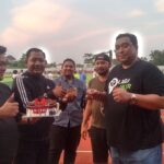 Foto: Moment Joni Kurnianto Merayakan Ulang Tahun Bersama Suporter, Management dan Pemain Persipa Pati(Sumber: Vind/palevioletred-jellyfish-458835.hostingersite.com)