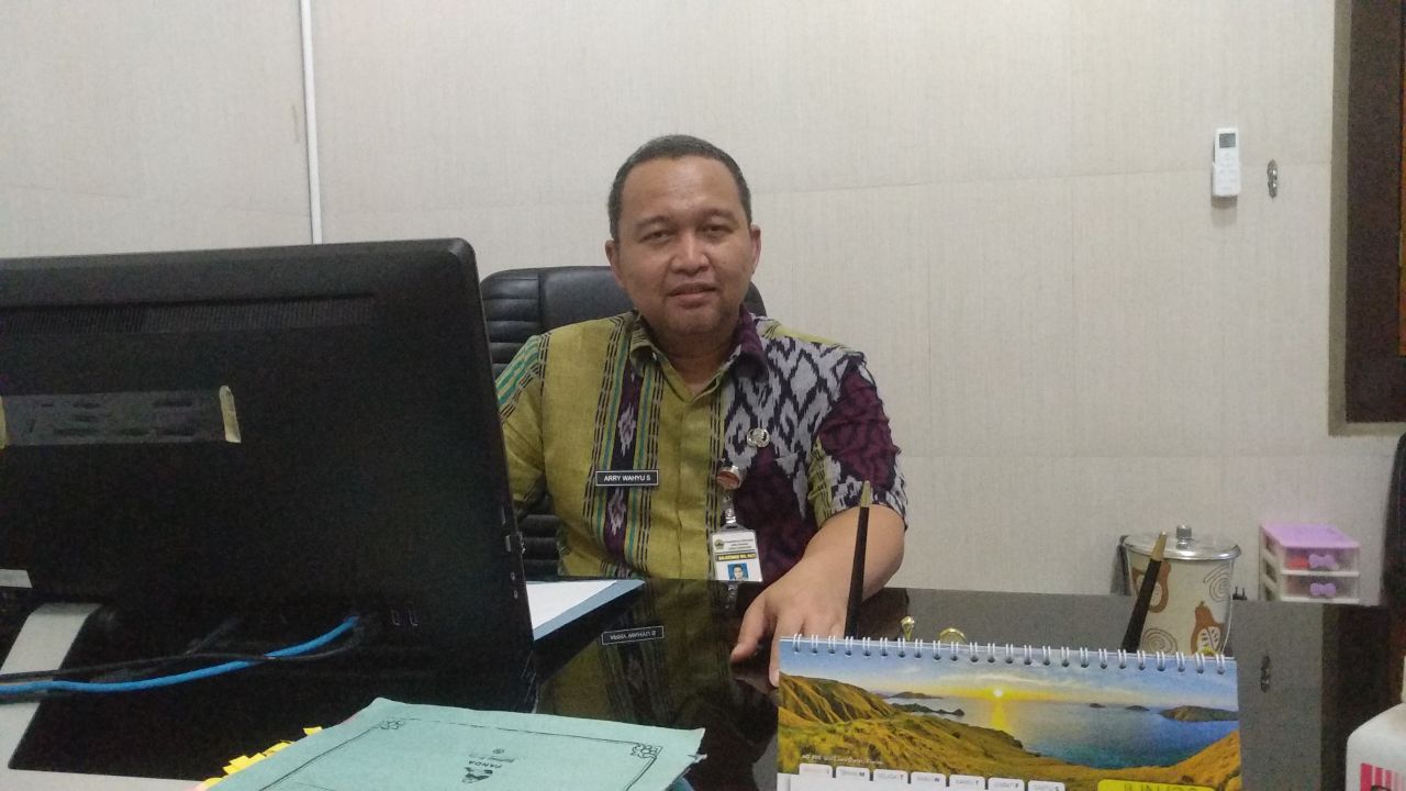 Foto: dr Arry Wahyu Sasotya Kepala Balkesmas Kabupaten Pati saat ditemui di ruangannya (Sumber: vind/palevioletred-jellyfish-458835.hostingersite.com)
