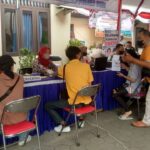 Foto: Suasana acara vaksinasi dan cek kesehatan gratis di klinik Bhayangkara Pati pada hari ini (Sumber: vind/palevioletred-jellyfish-458835.hostingersite.com)