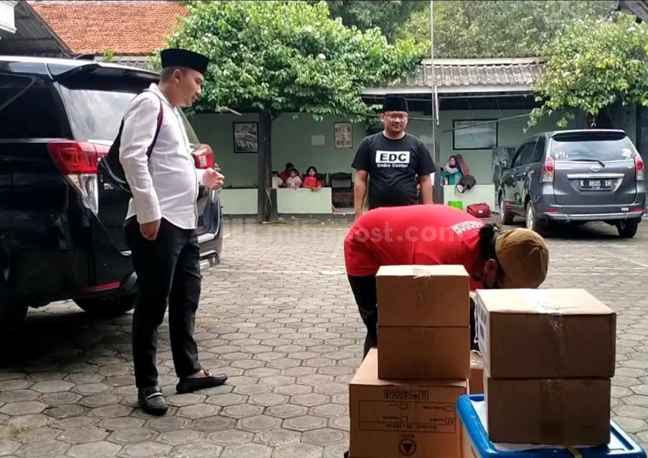 Peduli Korban Banjir, Endro Dwi Cahyono Salurkan Bantuan Sosial kepada Warga Terdampak di Pati