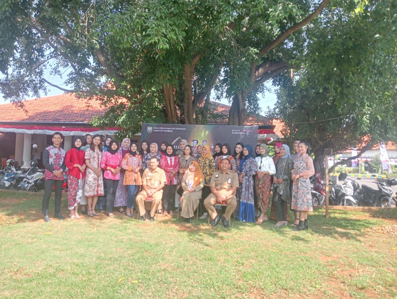 Foto: Peserta Mas dan Mbak saat pemilihan Duta Wisata Kabupaten Rembang tahun 2022/palevioletred-jellyfish-458835.hostingersite.com/Sri Lestari