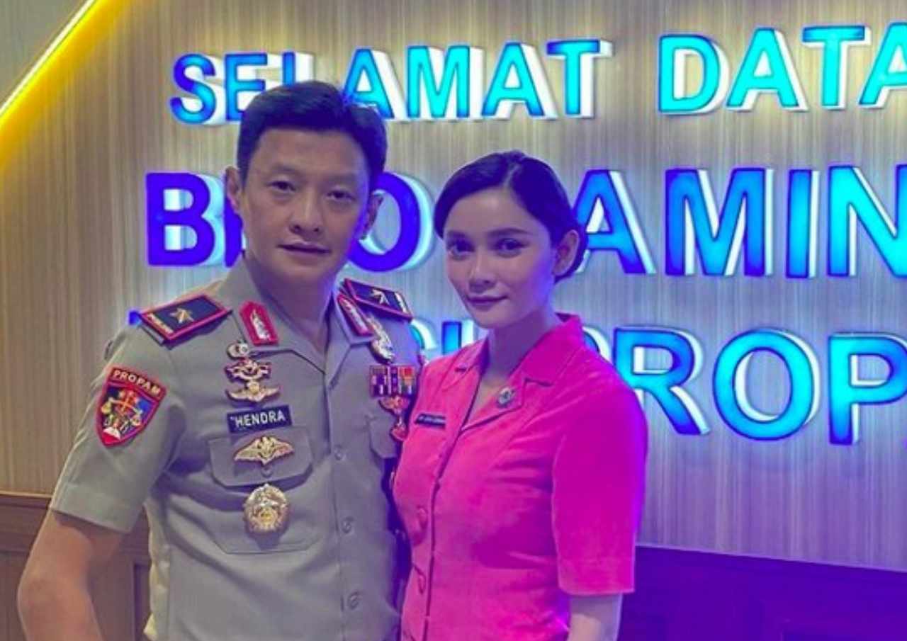 Gaya Hidup Brigjen Hendra Jadi Sorotan, Istri Pasang Badan