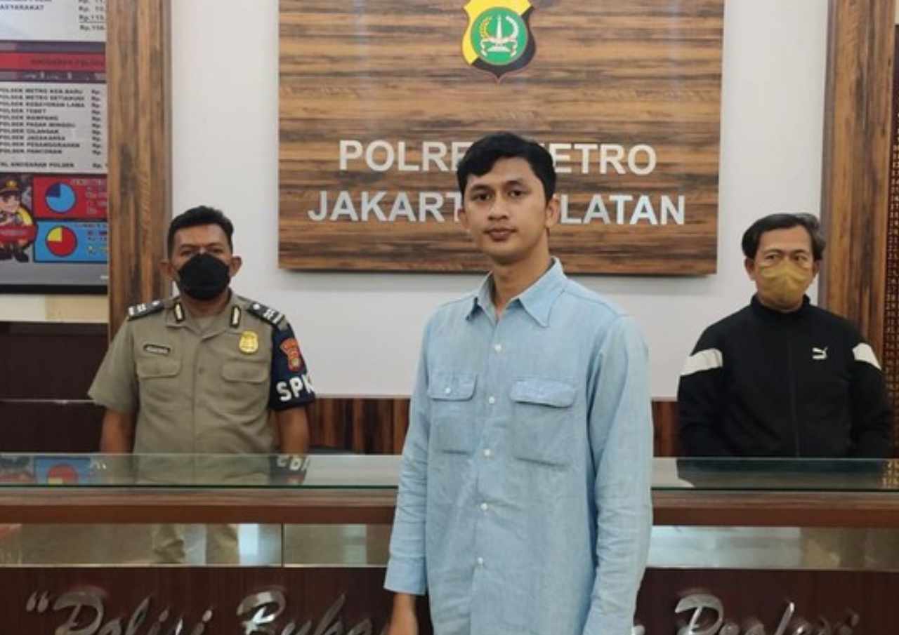 Sopir Transjakarta Dikeplak Pengendara Mobil