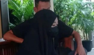 Seorang Perempuan Lapor Polisi Karena Diperkosa Mantan Pacar, Suami Setia Menemani