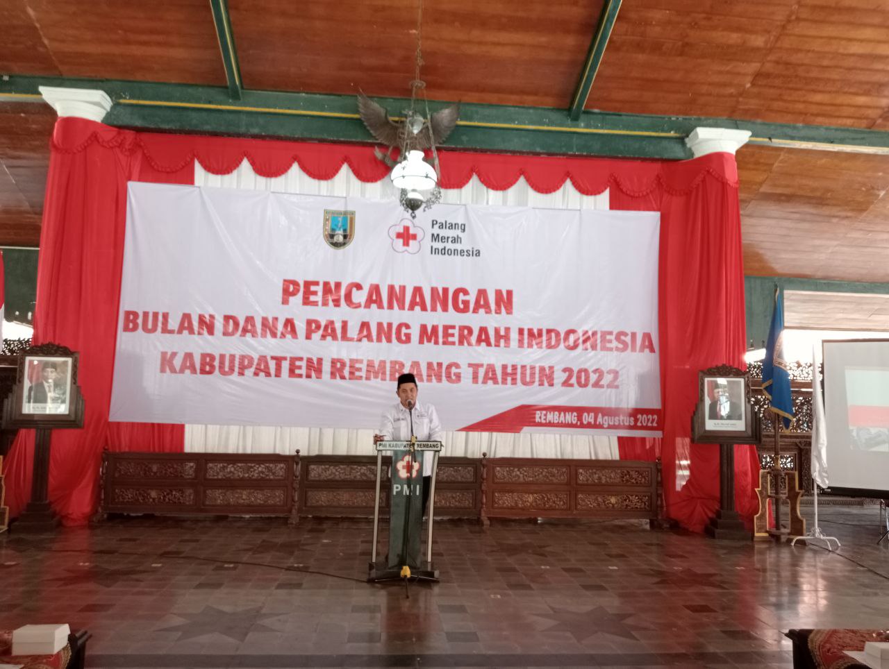 Foto: Kepala PMI Rembang Samsul Anwar saat sambutan di Pendopo Balai Kartini/palevioletred-jellyfish-458835.hostingersite.com/Sri Lestari