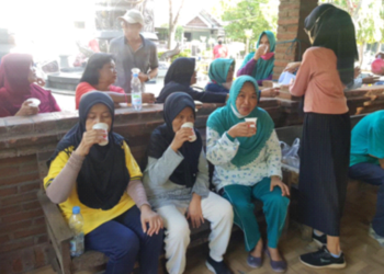 Tim II KKN UNDIP Olah Anggur Menjadi Produk Olahan Bernilai Ekonomi Tinggi