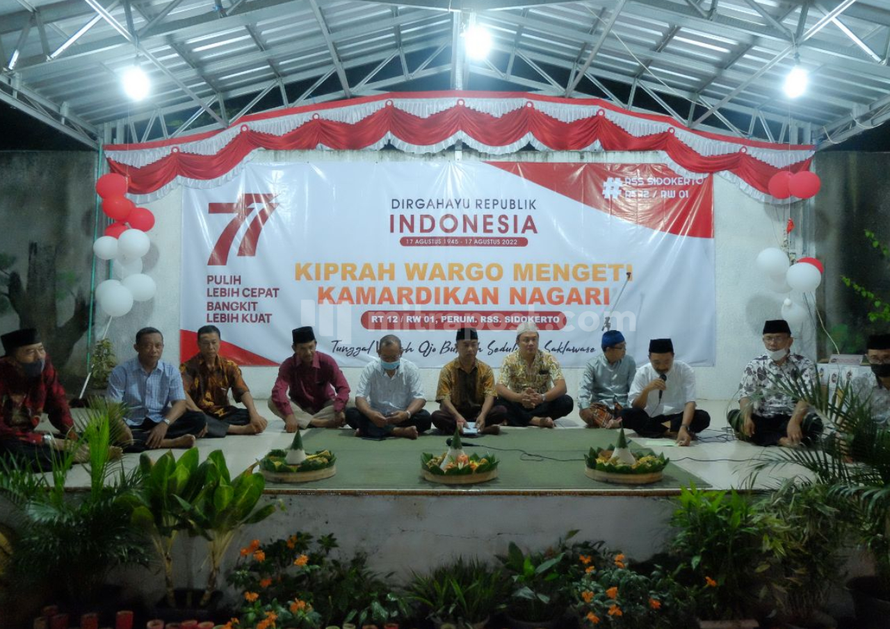 Gelar Malam Tirakat Secara Khidmat, Warga RSS Sidokerto Doakan Kondisi Indonesia Segera Membaik