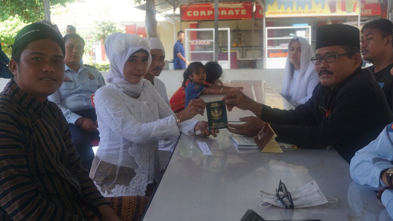 Narapidana Melangsungkan Akad Nikah di Lapas Semarang